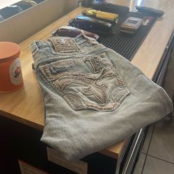 They Brand New Only Used Them Like 3 Times Or Less They Are 30-32