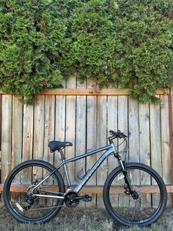 Cannondale Catalyst 3 Mountain Bike – Medium frame Bicycle Disc Brakes