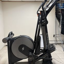 NordicTrack AudioStrider 800 Elliptical Workout Machine