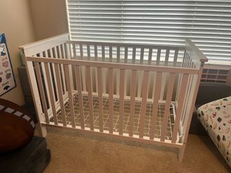 Convertible crib, no mattress
