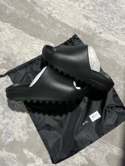 YS-01 Slides ‘Black’ Yeezy Slides