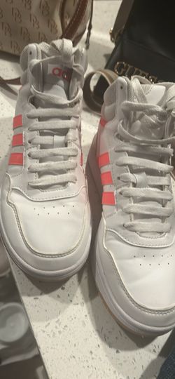 Tenia adidas size 6/12 tiene solo una Puesta