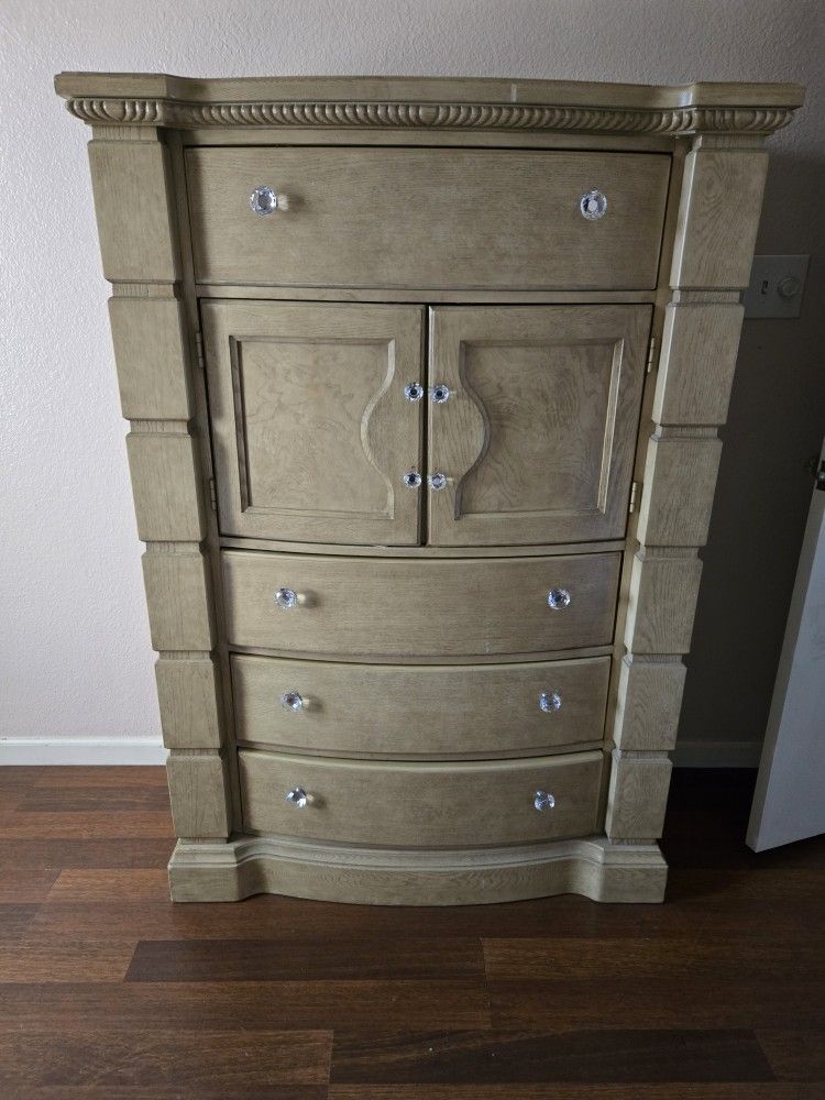 Dresser Set - Solid Wood $125.00 - 3 Pieces