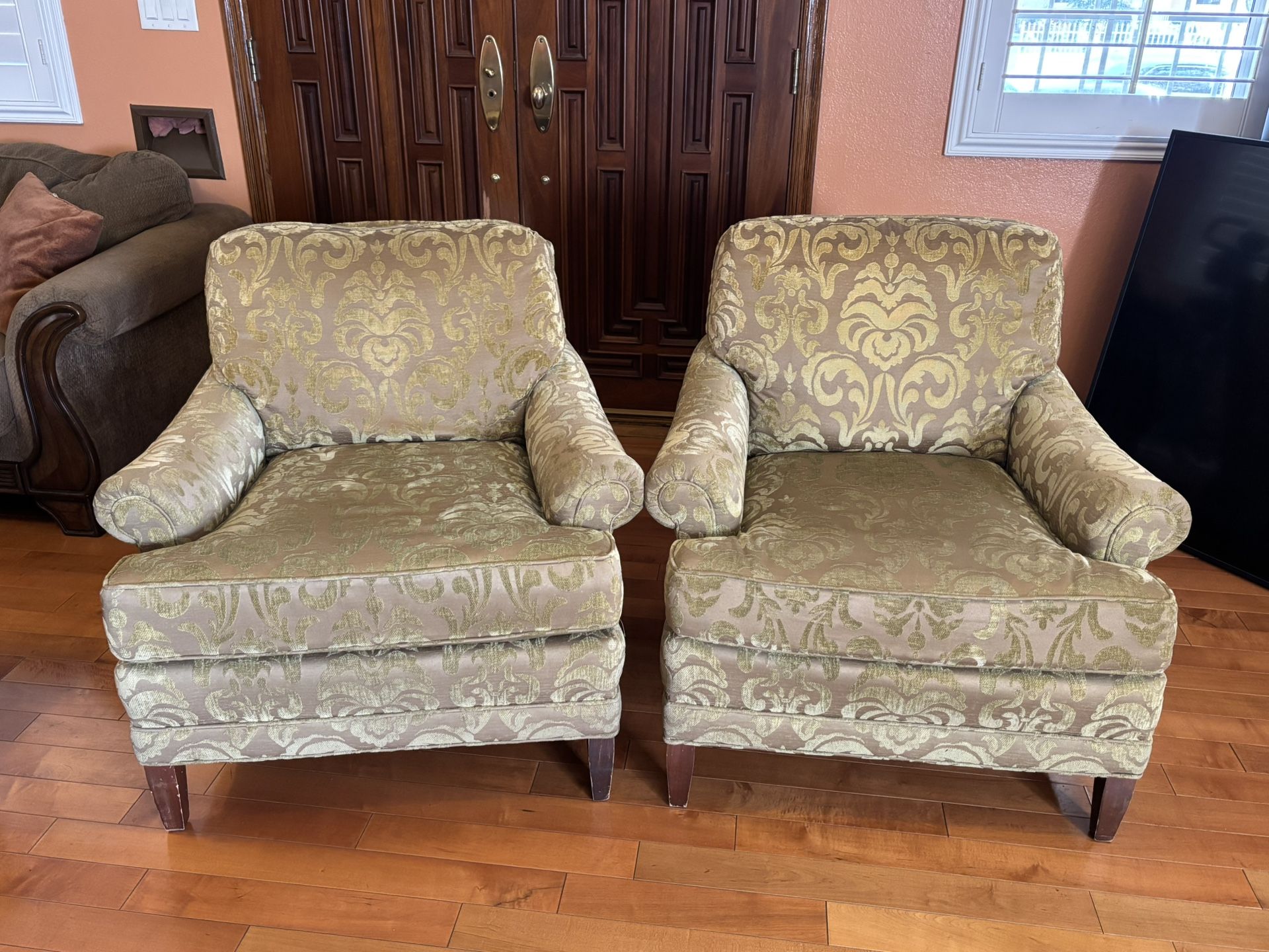 Pair of Classic Damask Armchairs – Comfy & Stylish!
