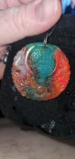 stoñe pendants