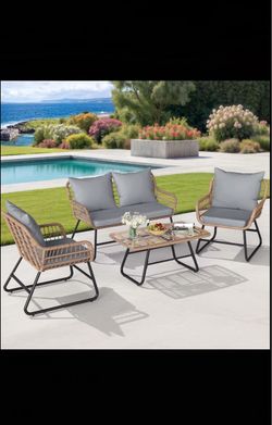 4-Piece Outdoor Wicker Bistro Set