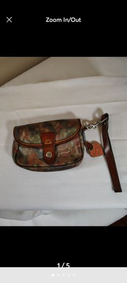 Dooney & Bourke wristlet