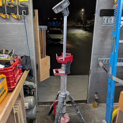 Milwaukee M18 Rocket Floodlight