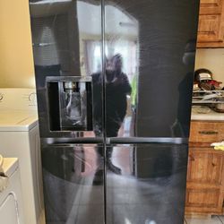 Nice, Black LG Refrigerator