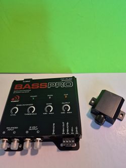 MASSIVE AUDIO DIGITAL BASS PROCESSOR WITH 9V LINEDRIVE OUTPUT