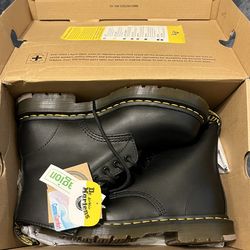 dr martens airwair boots 1460