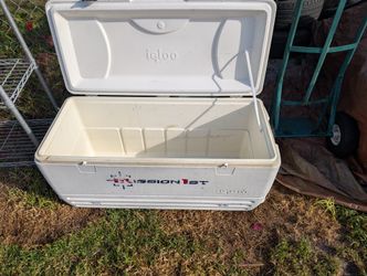 Large Igloo Cooler 