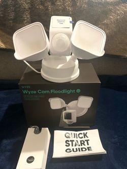 WYZE Floodlight Outdoor Security Camera v2 2K HD with Color Night Vision 2800-Lumen LEDs 160° Wide View 105dB Siren Works with Voice Assistants Wired