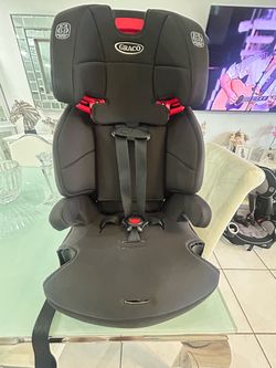 Carseat GRACO color negro excelente condicion !niños desde 40 a 100 libras