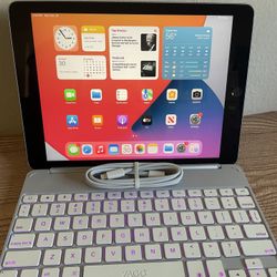 Apple iPad 5th Generation 32GB with Zagg Keyboard and Cable 