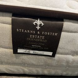 Raymour & Flanigan Bedroom Set For Sale