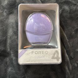 FOREO LUNA 4 Facial Cleansing And Massaging Sensitive Skin Brand New