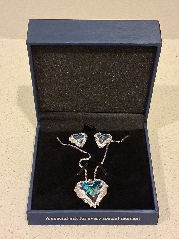 CDE Angel Wing Heart Pendant Necklace & Earrings - NIB