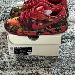 Nike SB Dunk The Wizard Of Oz Poppy Field (PS)         Size 1Y In Kids