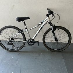 BICYCLE CANNONDALE 7 SPEED SIZE 24 BRAND NEW 