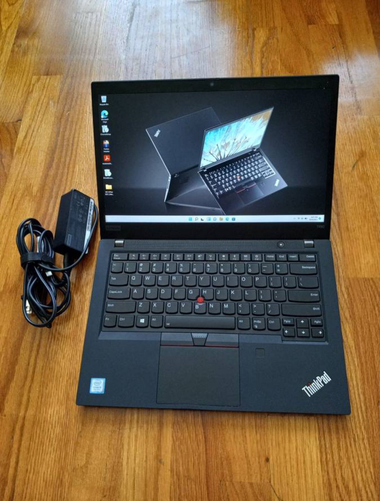 14 inches Lenovo ThinkPad T490 Laptop Win 11 Pro i5 G8 4-Cores @1.8Ghz RAM 16Gb SSD 256Gb Microsoft Office 2021 