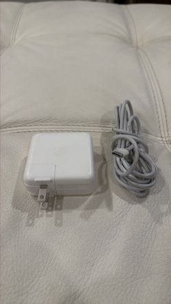 Apple A2743 - 70W USB Type-C power supply