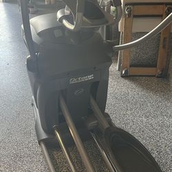 Exercise Equipment: Eliptical Octane Q37e