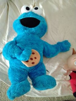 $5! Clean 18 inch tall stuffed plush Cookie Monster