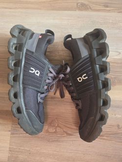 ON cloud shoes 5Y 6.5W