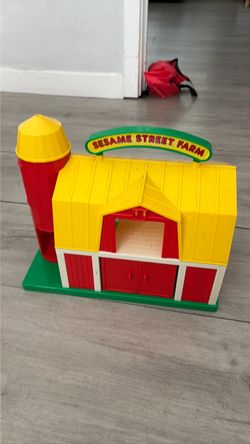 Sesame Street farmhouse toy