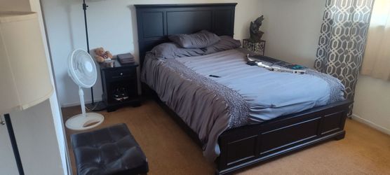 Bedroom set