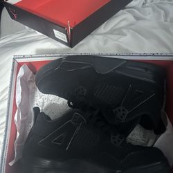Black Cat Jordan 4