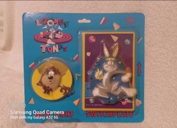 Vintage Looney tunes nite light & switch plate set