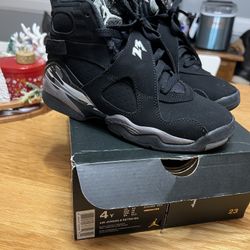 Air Jordan 8 Retro BG – Kids Size 4