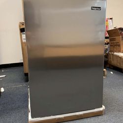Magic Chef HMAR45HCSE 4.4 Cu. Ft Mini Refrigerator Stainless Steel Look Without Freezer