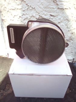 brand new mass air flow sensor compatible with Chevy, cadillac, gmc, and other GM vehicles read description