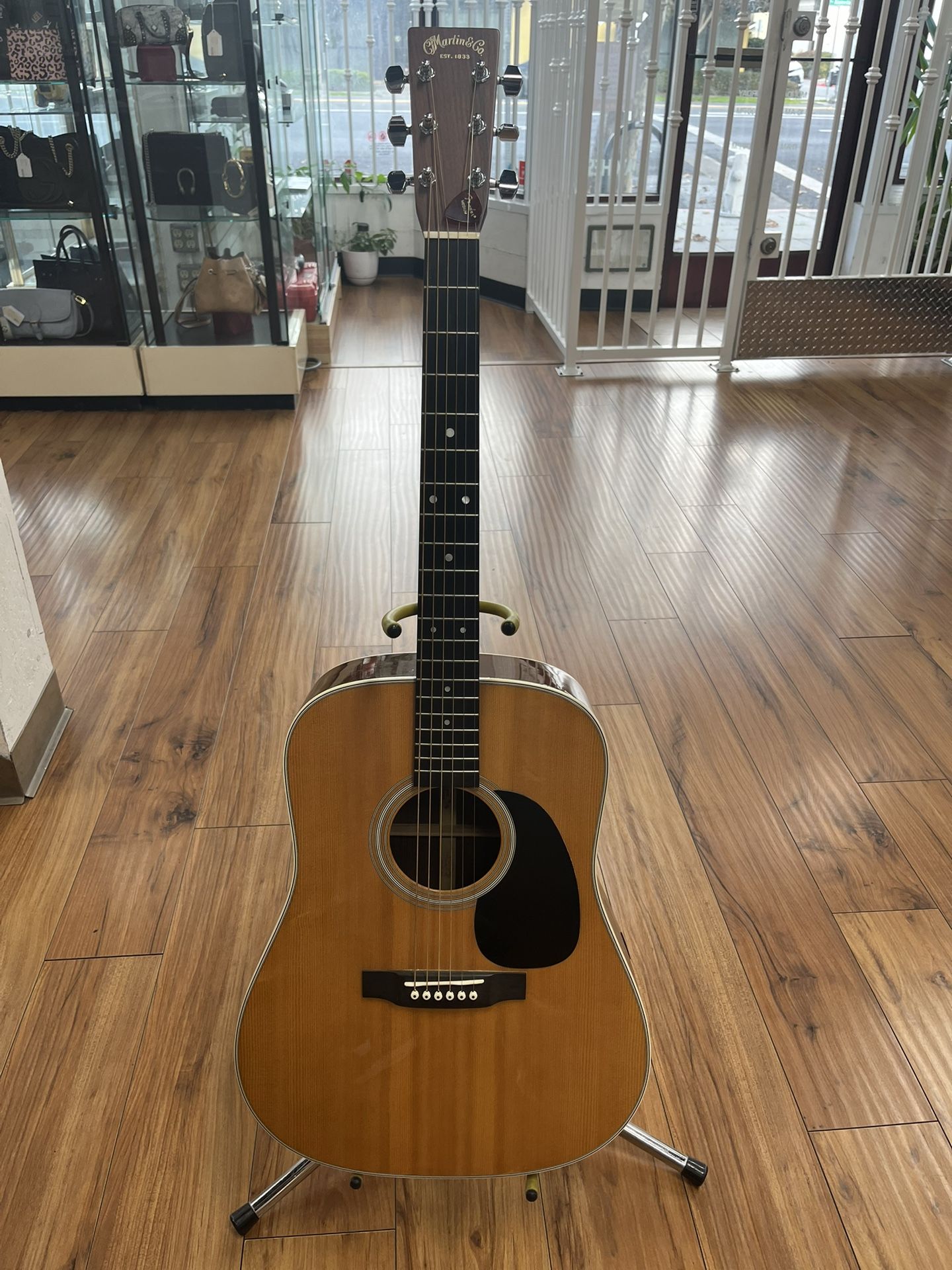 MARTIN & CO. D-28 GUITAR, 2008 EDITION, IN GOOD CONDITION, WITH HARDSHELL CASE