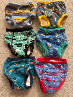 New w/out tag - 6 pairs of 2T  MooMoo Baby padded training undies