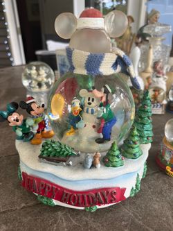 Disney Happy Holidays Christmas Snow Globe