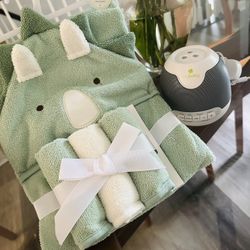 New Infant Dino Bath Towel & MyBaby Lullaby Sound Sleeping Machine with Projector