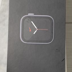 40 mm Nike Apple Watch Series 6