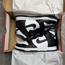 Nike Panda Dunks