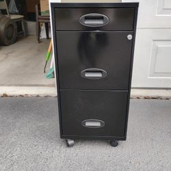 Metal 3 Drawer File Cabinet 🗄️