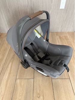 Nuna Pipa Lite RX Car Seat   Used for one child. Pristine condition.    Granite color.   Includes all original accessories.   I