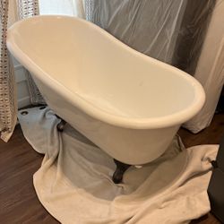 New Clawfoot Bathtub 
