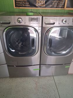 Washer and dryer electric LG super capacity plus whit warranty  whit pedals $600