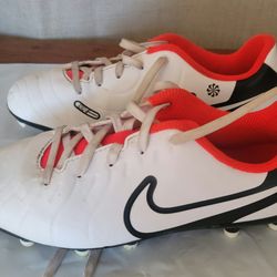 Nike Jr Tiempo Legend Youth Soccer Ckeats Size 2Y DV4352-100 Pre-owned
