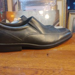men's leather shoe by Rockport size 10.5 $20
