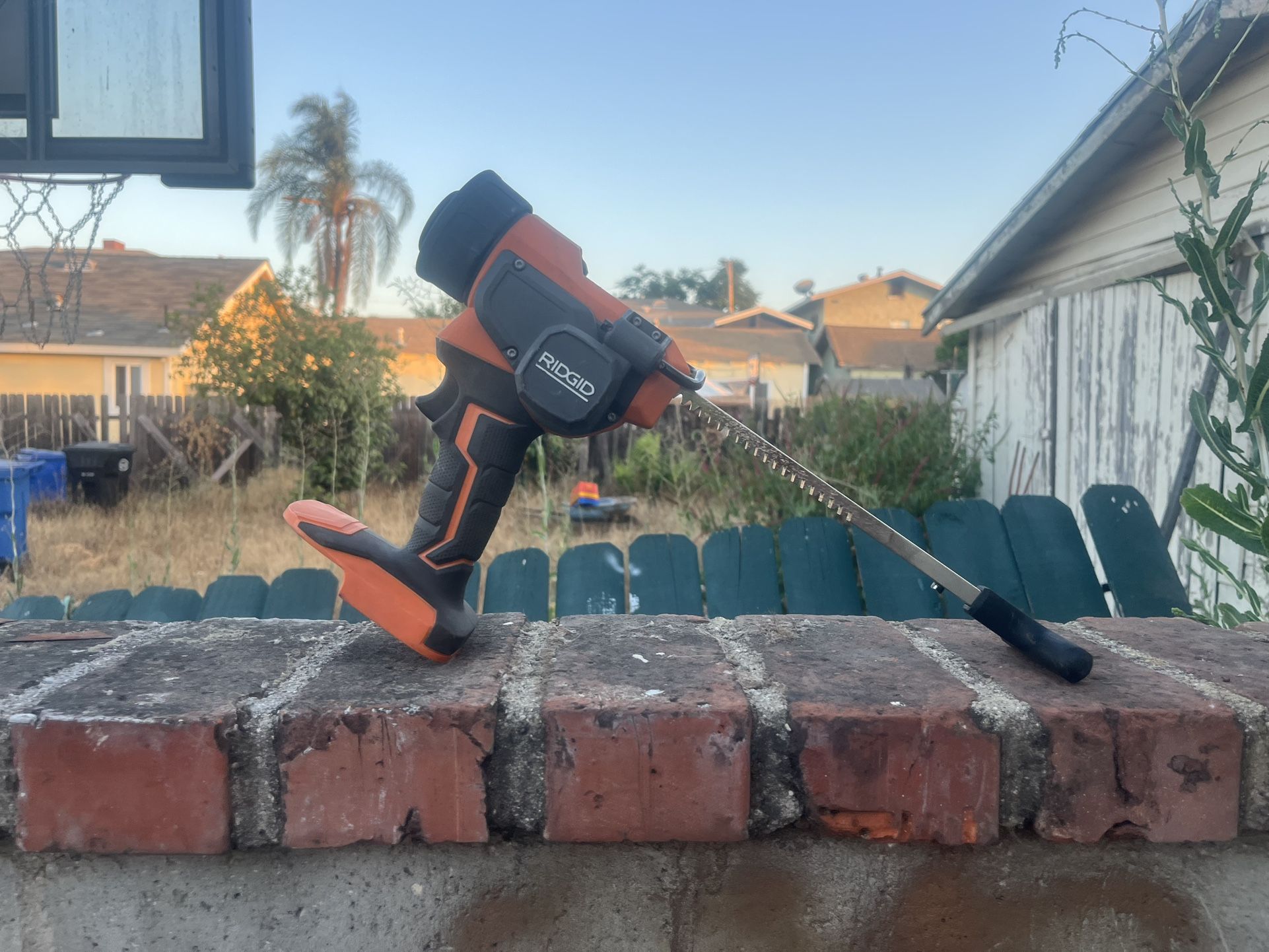 RIDGID 18V Cordless 10 oz. Caulk Gun and Adhesive Gun, model R84044B
