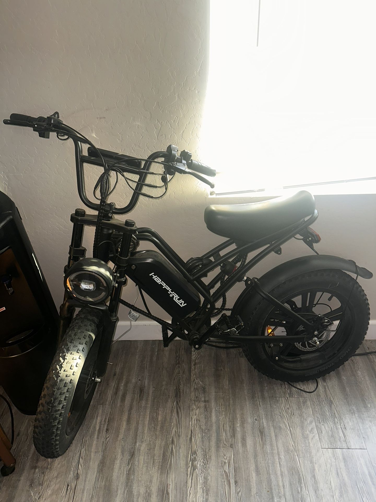 ELECTRIC BIKE (+28mph Max Speed) 68 Mile Range